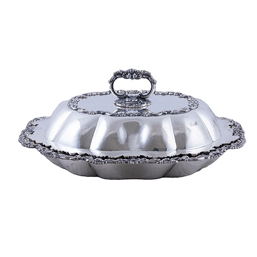 Sub.:32 - Lote: 1406 -  Legumbrera con tapa en plata