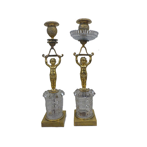 Sub.:32 - Lote: 1409 -  Pareja de candelabros en bronce y cristal moldeado