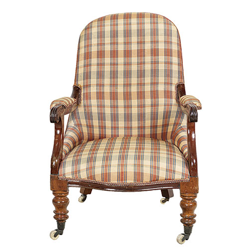 Sub.:32 - Lote: 1402 -  Butaca inglesa en madera de nogal, finales S. XIX Sobre ruedas.