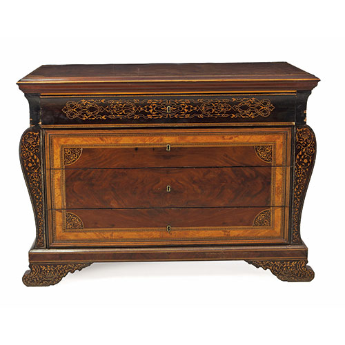 Sub.:33 - Lote: 1422 -  C�moda mallorquina