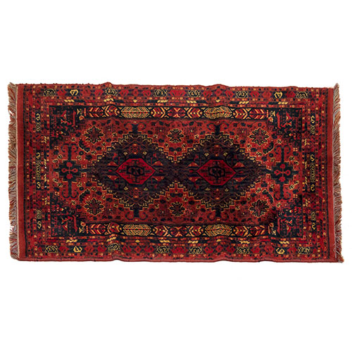 Sub.:33 - Lote: 1447 -  Alfombra tipo persa con decoraci�n geom�trica sobre fondo granate.