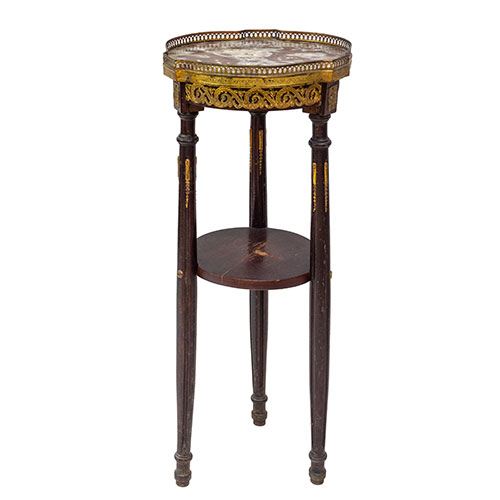 Sub.:33 - Lote: 1446 -  Macetero con galer�a de bronce