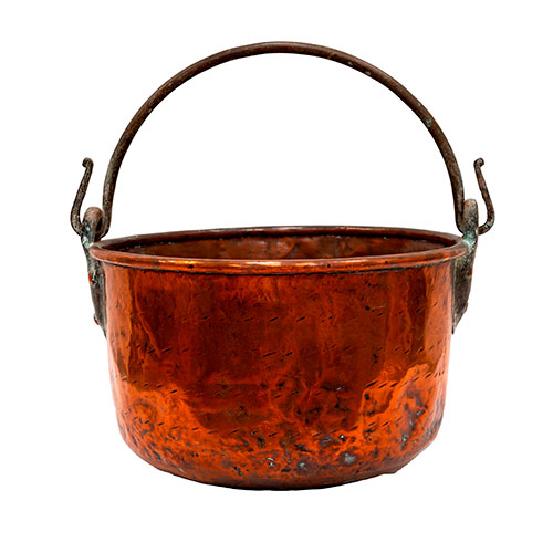 Sub.:33 - Lote: 244 -  Caldera de cobre con asa de hierro.