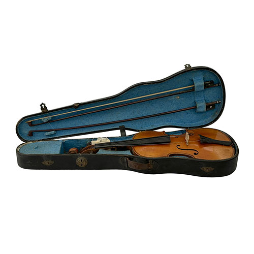 Sub.:33 - Lote: 1469 -  Viol�n en su estuche.