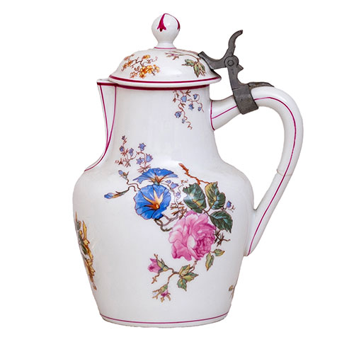 Sub.:33 - Lote: 1323 -  Jarra-lechera en porcelana alemana.