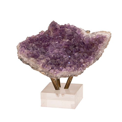 Sub.:33 - Lote: 1336 -  Geoda de amatista sobre peana en metacrilato.