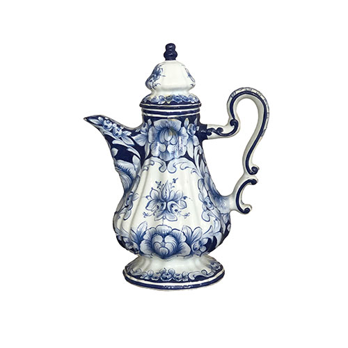 Sub.:33 - Lote: 266 -  Jarra en cer�mica de Portugal decorada en blanco y azul