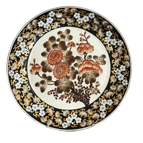 Sub.:33 - Lote: 270 -  Plato en porcelana de Macao