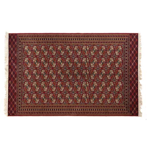 Sub.:34 - Lote: 128 -  Alfombra oriental en lana con decoraci�n de motivos geom�tricos.