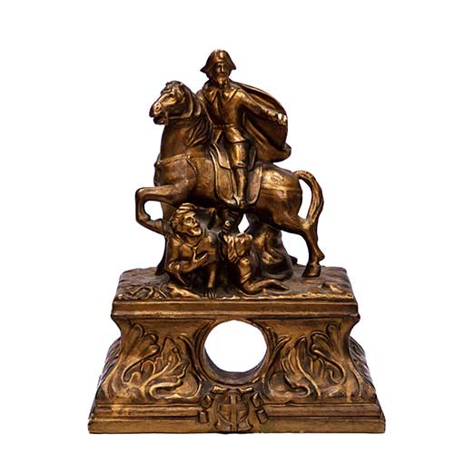 Sub.:34 - Lote: 231 -  Relojera en estuco dorado representando a Santiago Matamoros.