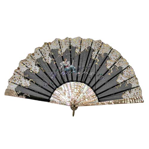 Sub.:34 - Lote: 167 -  Abanico tul negro pintado y con lentejuelas. Varillaje en n�car.