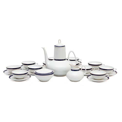 Sub.:34 - Lote: 281 -  Juego de caf� de doce servicios en porcelana de Limoges con ribete azul y dorado