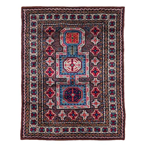 Sub.:34 - Lote: 127 -  Alfombra en nudo espa�ol con motivos persas.