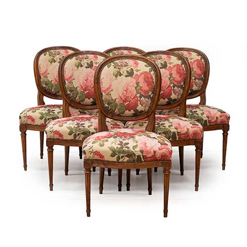Sub.:34 - Lote: 181 -  Seis sillas estilo Luis XVI con respaldo de medall�n