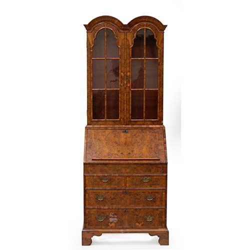 Sub.:34 - Lote: 312 -  Bookcase estilo Reina Ana de �poca Eduardo VII en madera de ra�z