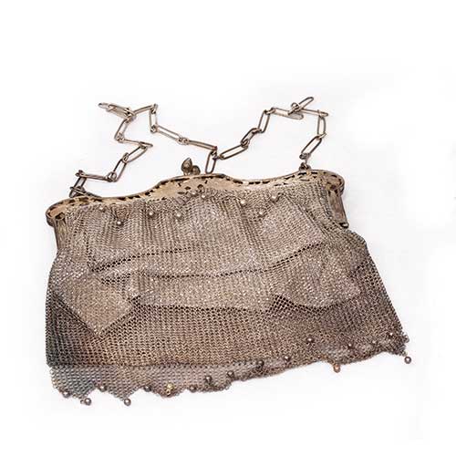 Sub.:34 - Lote: 332 -  Bolso en malla de plata