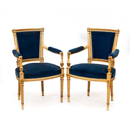 Sub.:34 - Lote: 174 -  Pareja de sillones estilo directorio en madera lacada y dorada