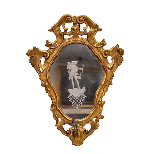 Sub.:34 - Lote: 187 -  Cornucopia en madera tallada y dorada del siglo XVIII