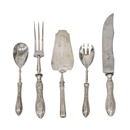 Sub.:34 - Lote: 205 -  Cinco piezas de servir en plata diferentes modelos. Cuchillo y tenedor de trinchar, cuchara y tenedor de ensalada y pala de postres.