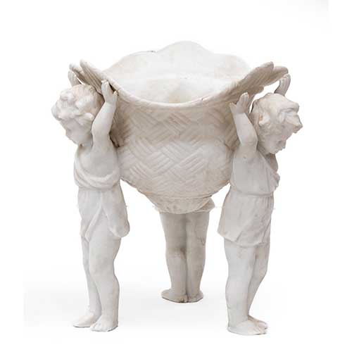 Sub.:34 - Lote: 319 -  Centro en biscuit con tres ni�os. Consolidada