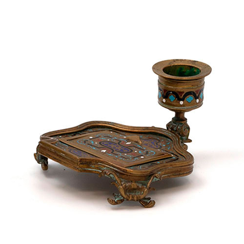 Sub.:35 - Lote: 195 -  Palmatoria en bronce y cloisonn� con dep�sito para cerillas. Francia Napole�n III