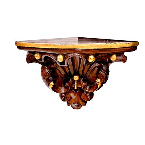 Sub.:35 - Lote: 264 -  M�nsula en estuco patinado y dorado.