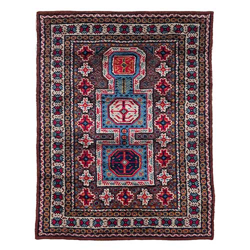 Sub.:36 - Lote: 233 -  Alfombra en nudo espa�ol con motivos persas.