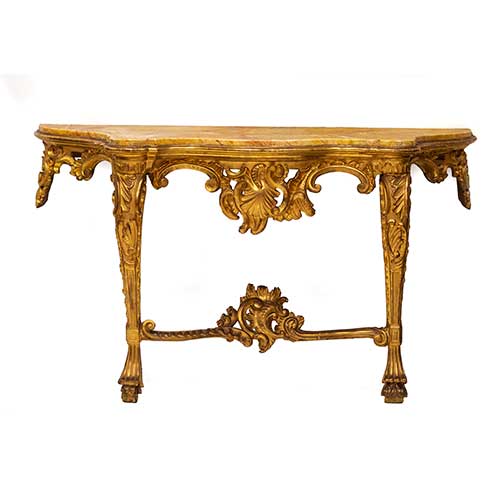Sub.:36 - Lote: 163 -  Consola Carlos III en madera tallada y dorada con tapa en madera marmoleada.Con restauraciones antiguas.