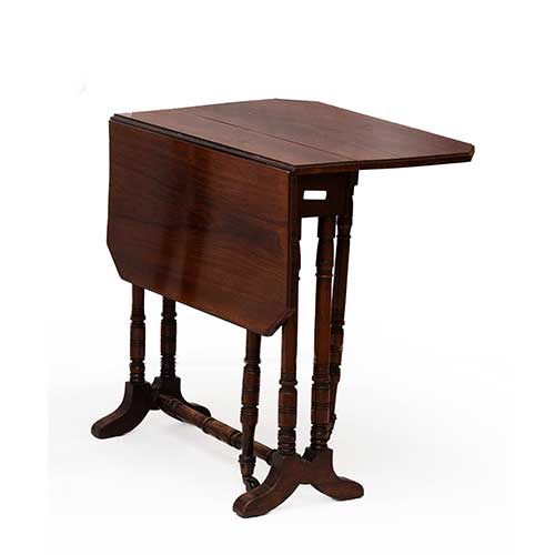 Sub.:36 - Lote: 179 -  Mesita auxiliar inglesa en palisandro con alas y patas torneadas, �poca Eduardiana.1900 - 1920.