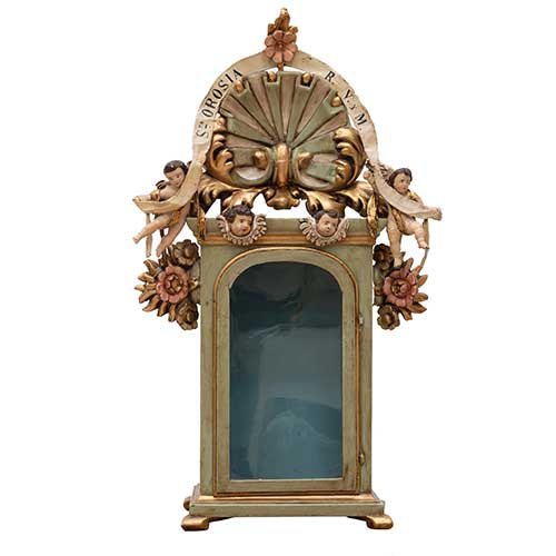 Sub.:36 - Lote: 195 -  Hornacina en madera tallada y policromada con tres �ngeles de bulto redondo en el copete y cartela de Santa Orosia