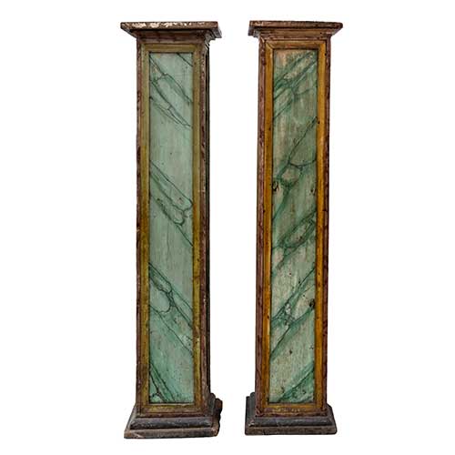 Sub.:36 - Lote: 194 -  Pareja de bases en madera marmoleada y dorada