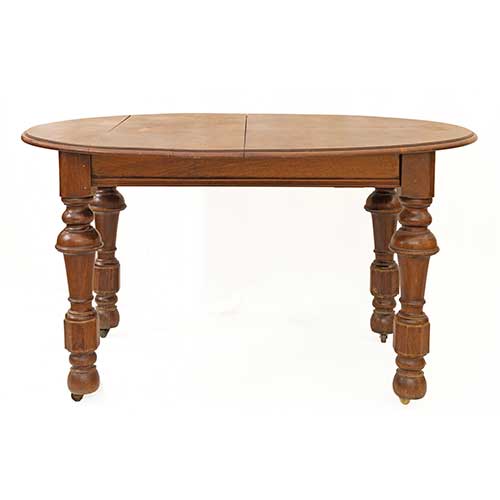 Sub.:36 - Lote: 325 -  Mesa de comedor inglesa en caoba con patas torneadas S. XIX