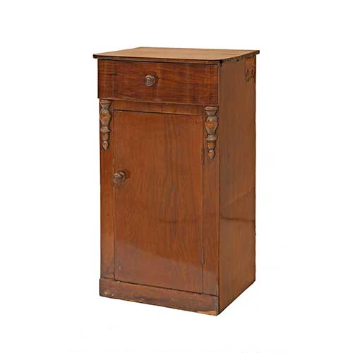 Sub.:36 - Lote: 231 -  Mesilla isabelina en caoba cajon y puerta