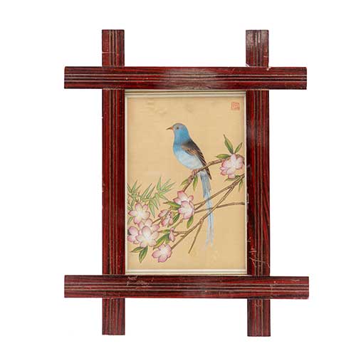 Sub.:36 - Lote: 244 -  Seda china pintada con p�jaro y flores. Sello en el Angulo superior derecho, marco antiguo