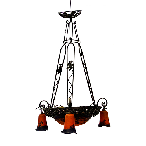 Sub.:37 - Lote: 1317 -  L�mpara estilo Art Deco realizada en hierro forjado y p�te de verre color naranja