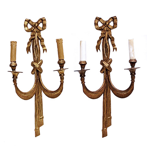 Sub.:37 - Lote: 256 -  Pareja de apliques de pared estilo Luis XVI en bronce con dos luces.