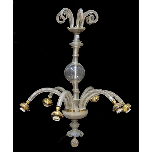 Sub.:37 - Lote: 1311 -  L�mpara de techo en cristal de Murano compuesta por seis brazos. Un brazo suelto.