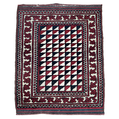 Sub.:37 - Lote: 157 -  Peque�a alfombra en lana sin flecos