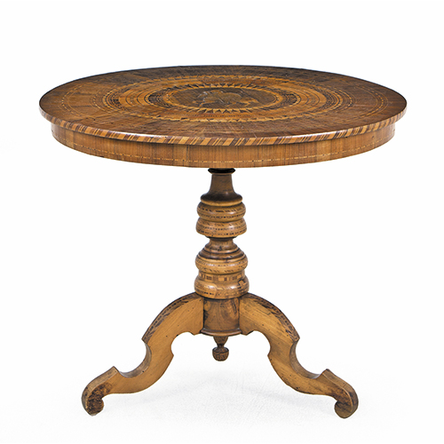 Sub.:37 - Lote: 259 -  Mesa de centro en madera de nogal y marqueter�a, Catalu�a, S. XIX