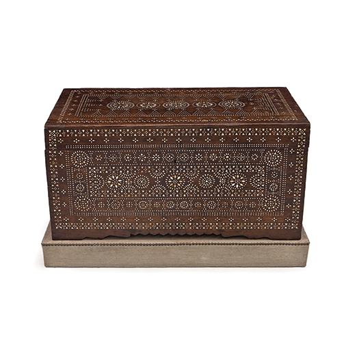 Sub.:37 - Lote: 193 -  Arc�n anglo-indio con taracea en n�car, S. XIX