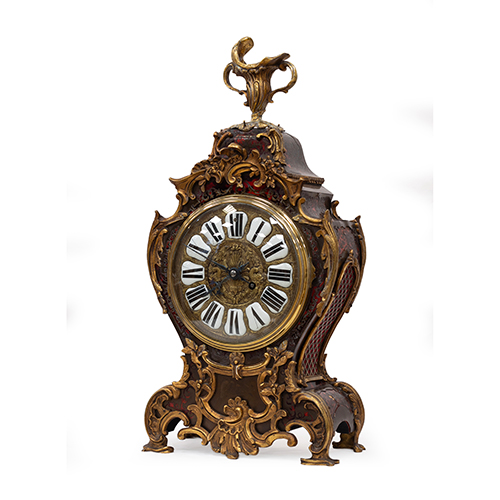 Sub.:37 - Lote: 237 -  Reloj cartel de estilo Luis XV realizado en carey, bronce y lat�n