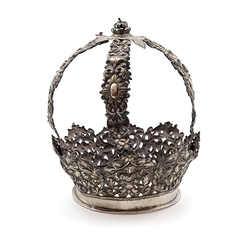 Sub.:37 - Lote: 1324 -  Corona en plata, trabajo colonial