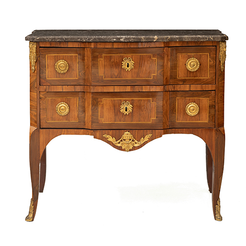 Sub.:37 - Lote: 293 -  C�moda francesa con dos cajones de �poca Transici�n siglo XVIII en maderas de palo rosa, violeta y limoncillo