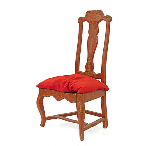 Sub.:37 - Lote: 307 -  Silla aragonesa de respaldo alto lacada en rojo siglo XVIII