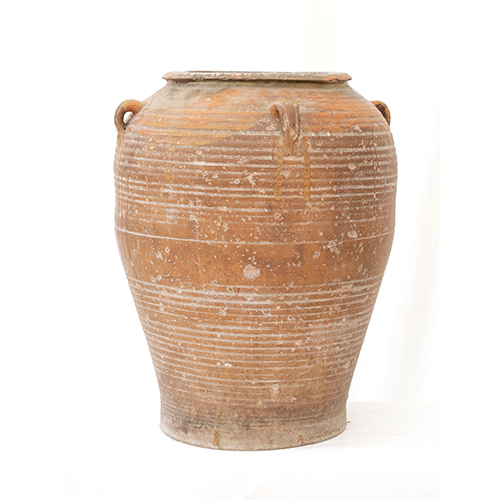 Sub.:37 - Lote: 1272 -  Tinaja en barro con cuatro peque�as asas engobe marr�n y verde con tapa