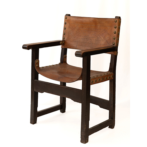 Sub.:37 - Lote: 240 -  Sillon frailero en nogal y cuero S.XIX -XX