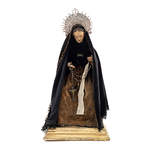 Sub.:37 - Lote: 278 -  Cap i pota en madera policromada con diadema en plata