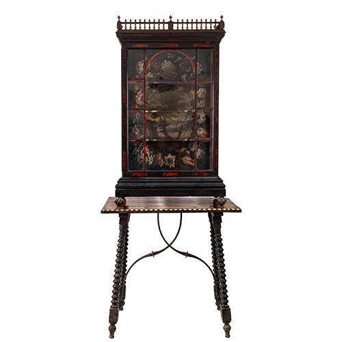 Sub.:37 - Lote: 233 -  Vitrina con mesa