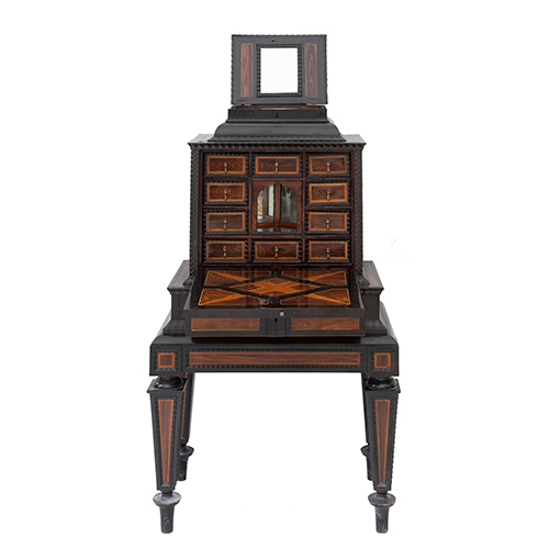 Sub.:37 - Lote: 346 -  CABINET FLAMENCO CON MESA