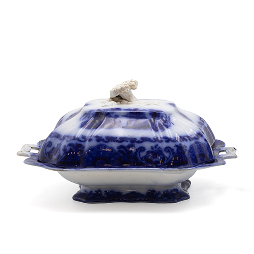 Sub.:37 - Lote: 309 -  Legumbrera en c�ramica de Sargadelos S. XIX